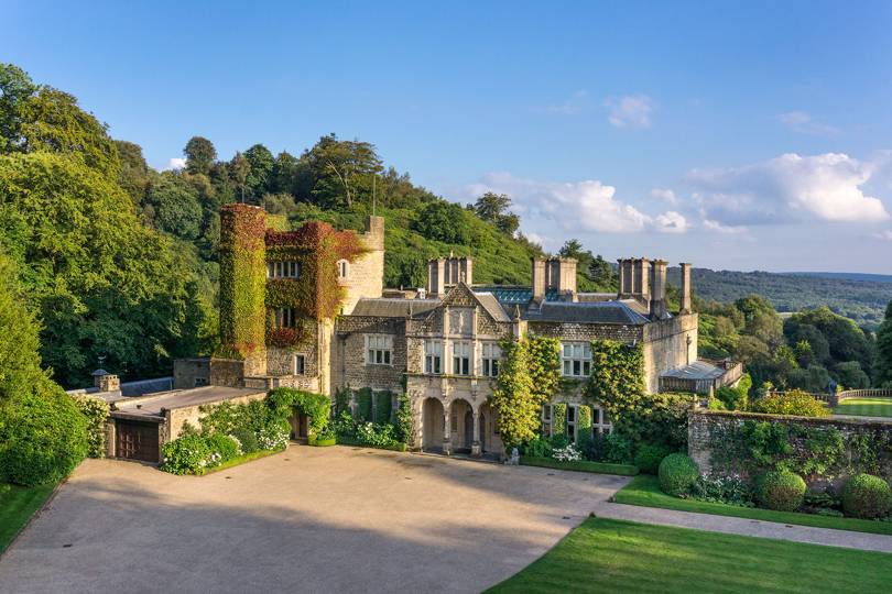 The collection of hosts-extraordinaire Tim and Virginia Hoare to be sold at auction - Vimarsana News