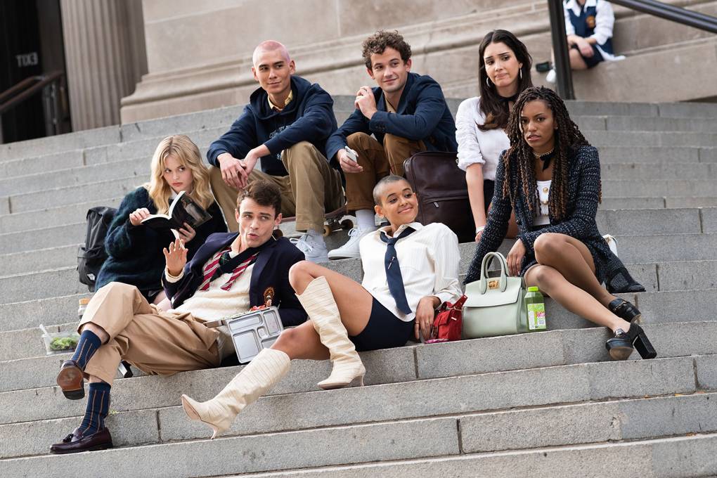 Conoce Al Nuevo Elenco De Gossip Girl En Los Ic Nicos Escalones Del Met Museum Cosas Pe