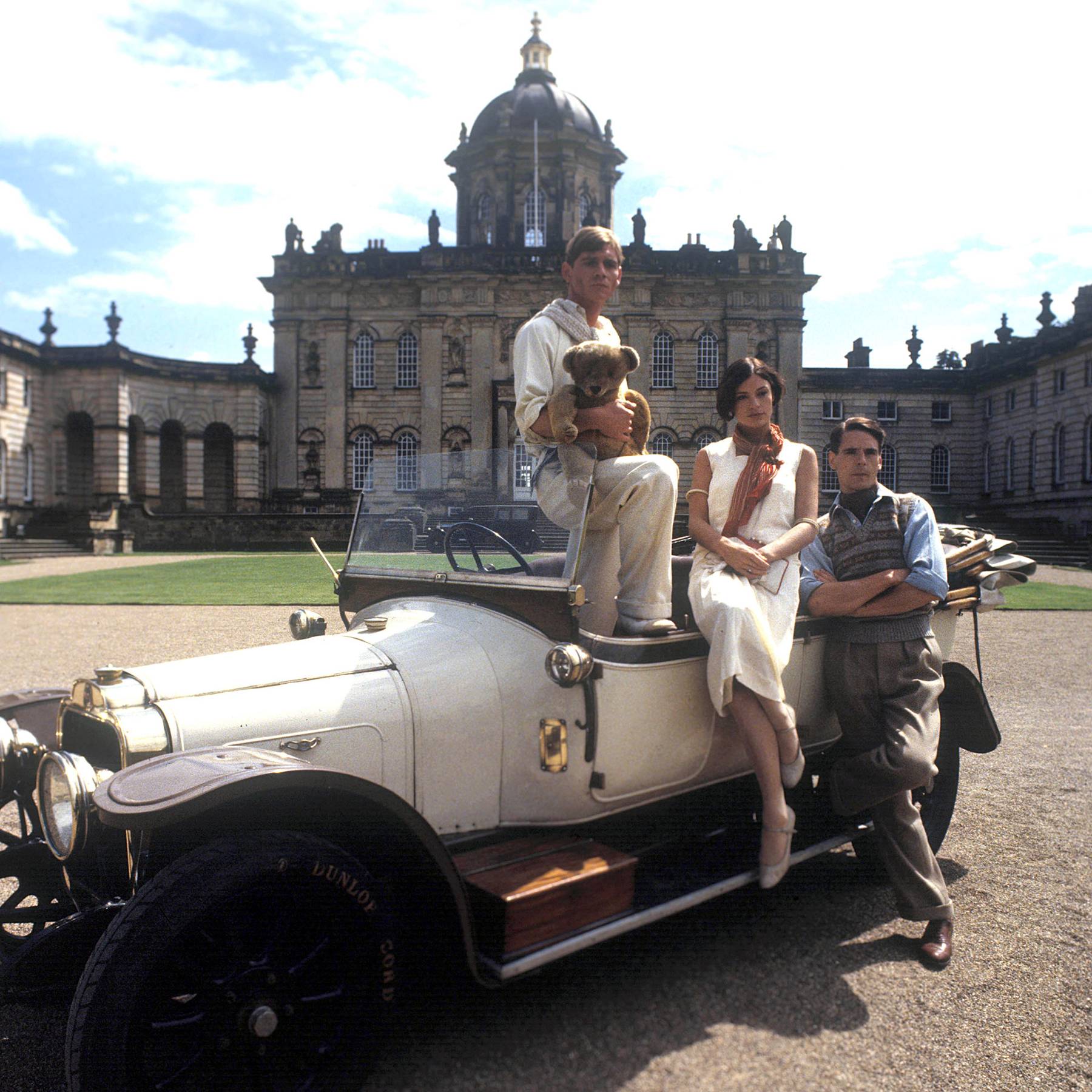 name of bear in brideshead revisited