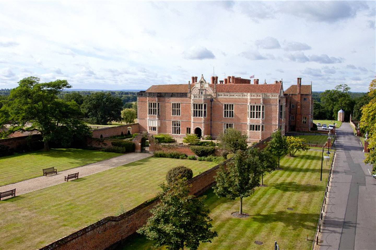 bramshill-a-house-frequented-by-royalty-could-be-yours-for-10