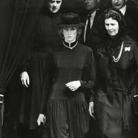 A Look At Royal Mourning Fashion & Funeral Outfits Throughout History ...