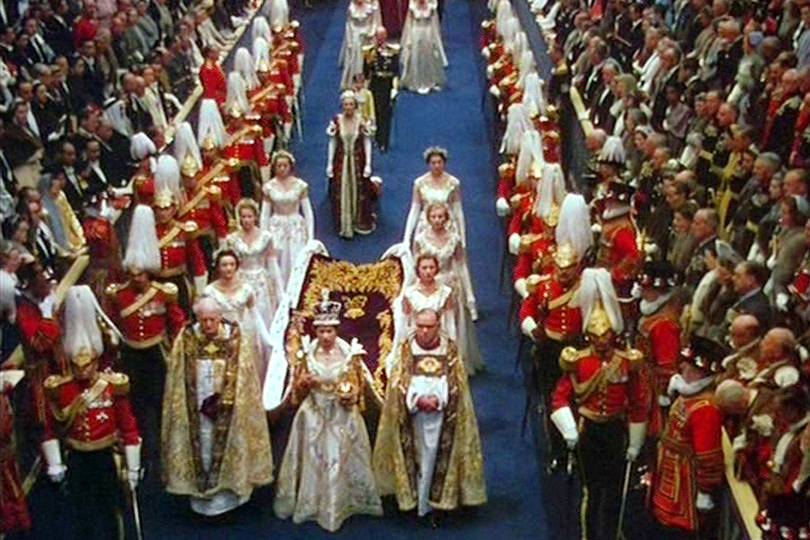 Queen Elizabeth II Coronation Pictures & Dress - Coronation Day June 2 ...