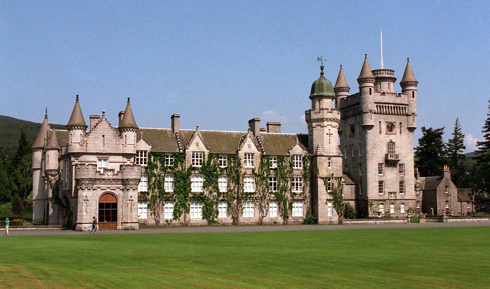 Queen's summer stay Balmoral Castle going ahead Tatler