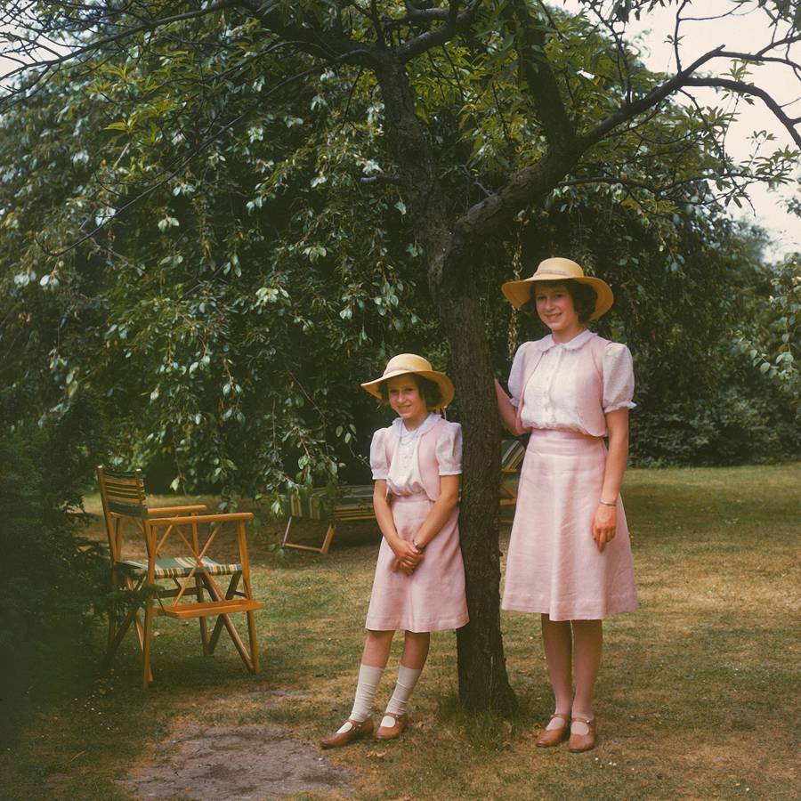the war of two queens the war of two queens