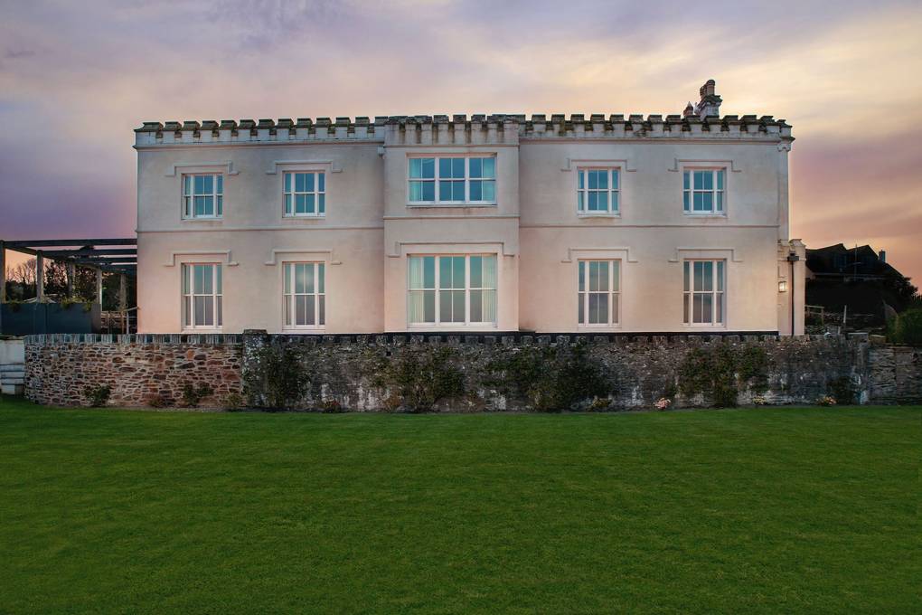 The best party houses to rent for Christmas houses to rent over