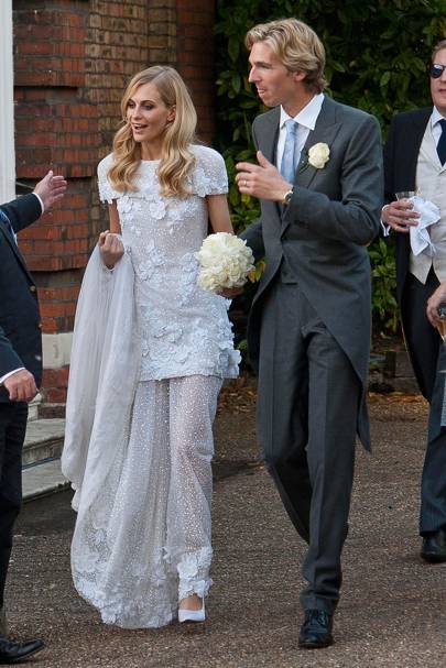 Poppy Delevingne marries James Cook - Cara Delevingne & Mary Charteris ...