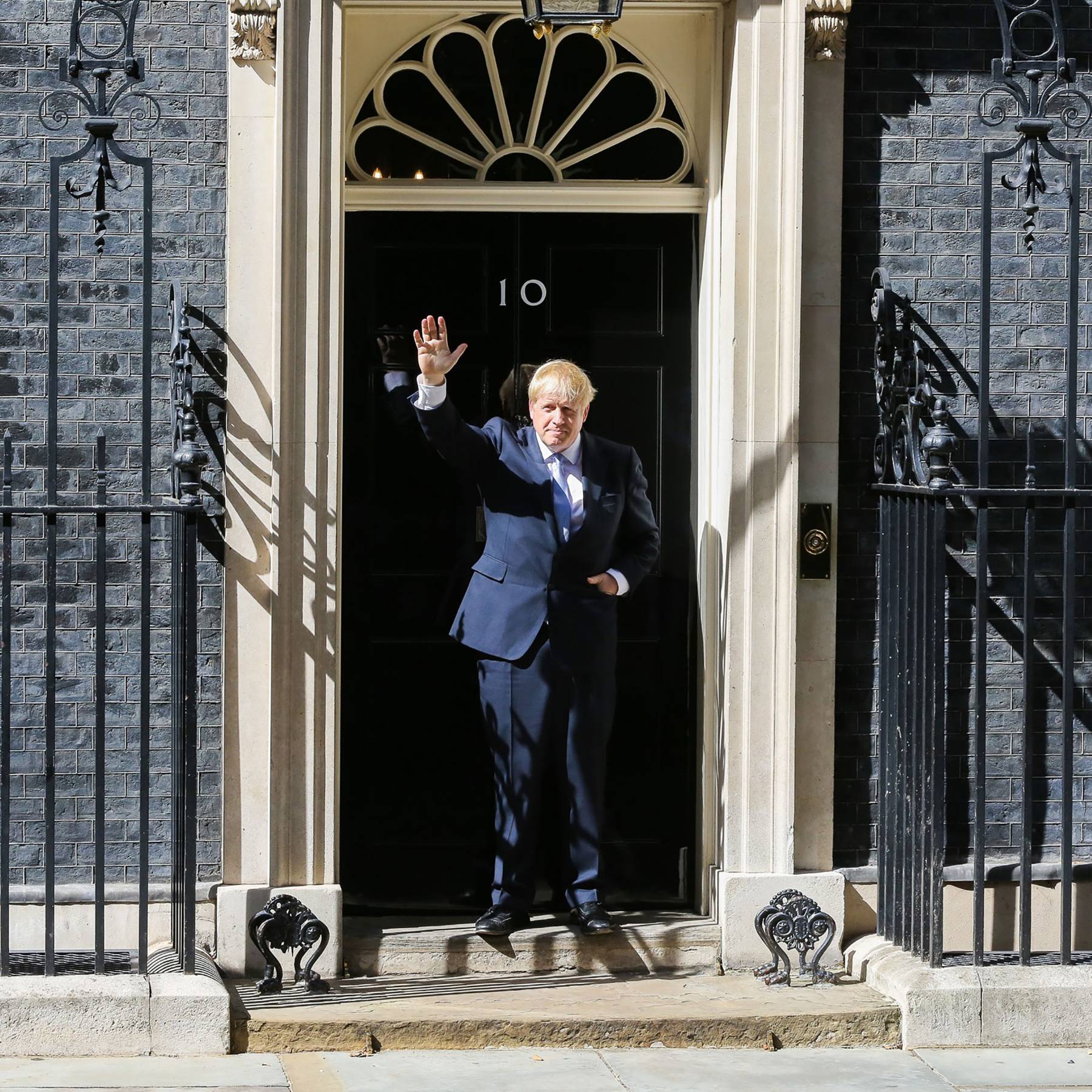 Inside 10 Downing Street Where Boris Johnson Will Be Self