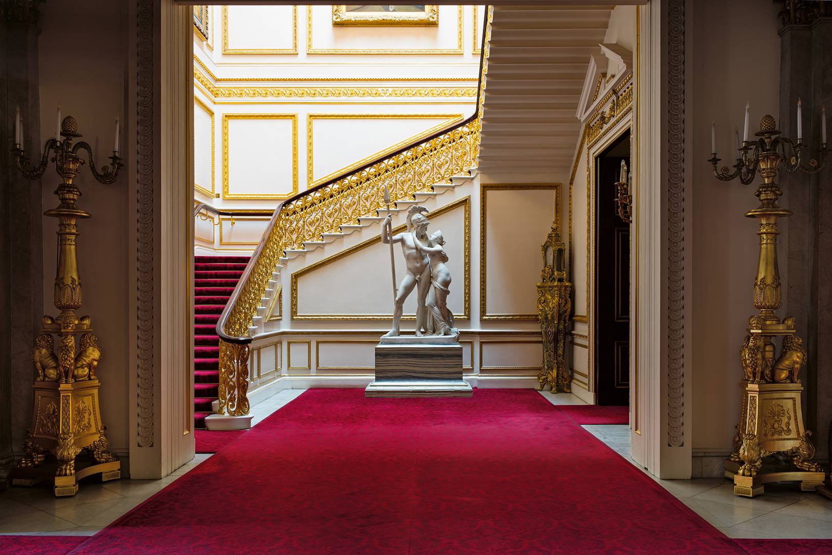 A Look Inside Buckingham Palace And Its Extraordinary