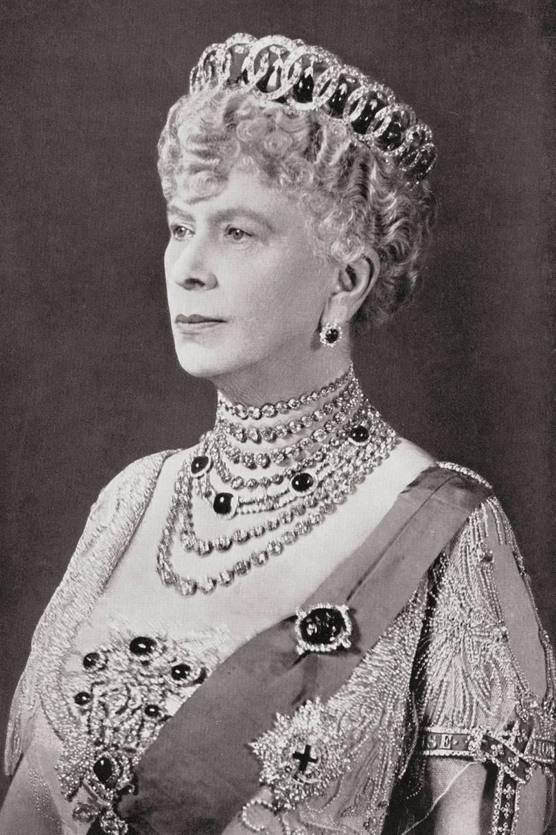 The Fascinating History Behind The Queen’s Favourite Tiara, The 