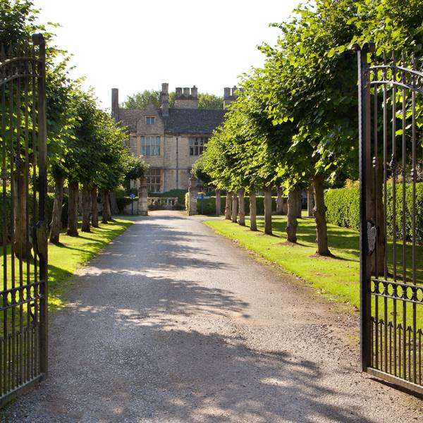 Yarnton Manor in Oxfordshire for sale, Knight Frank £9 million Tatler