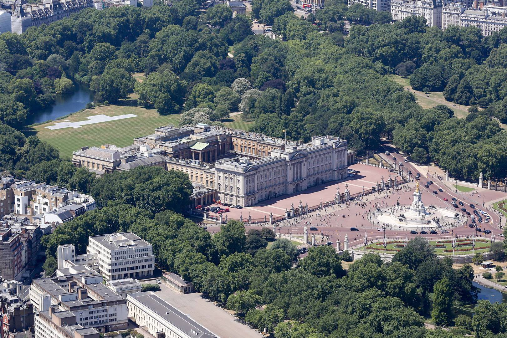 Inside The Royal Palace's Extraordinary Gardens | Tatler